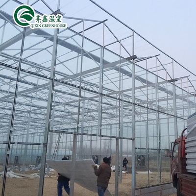 Mehrspannende landwirtschaftliche Gewächshäuser Vorgefertigte Regenunterkünfte für den Tomatenanbau